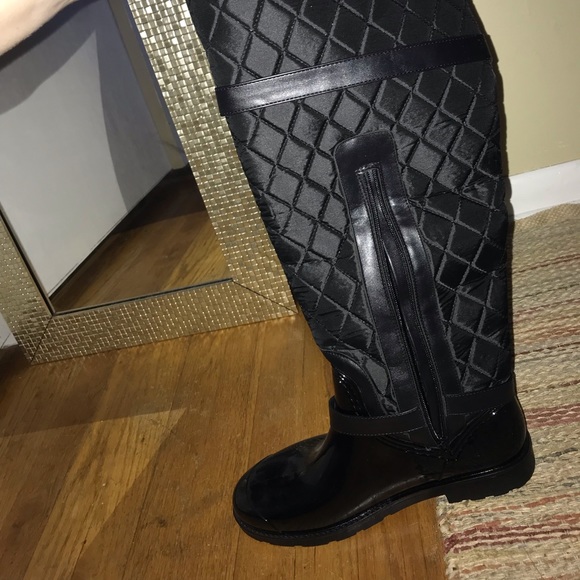 Boots - Picture 2 of 6